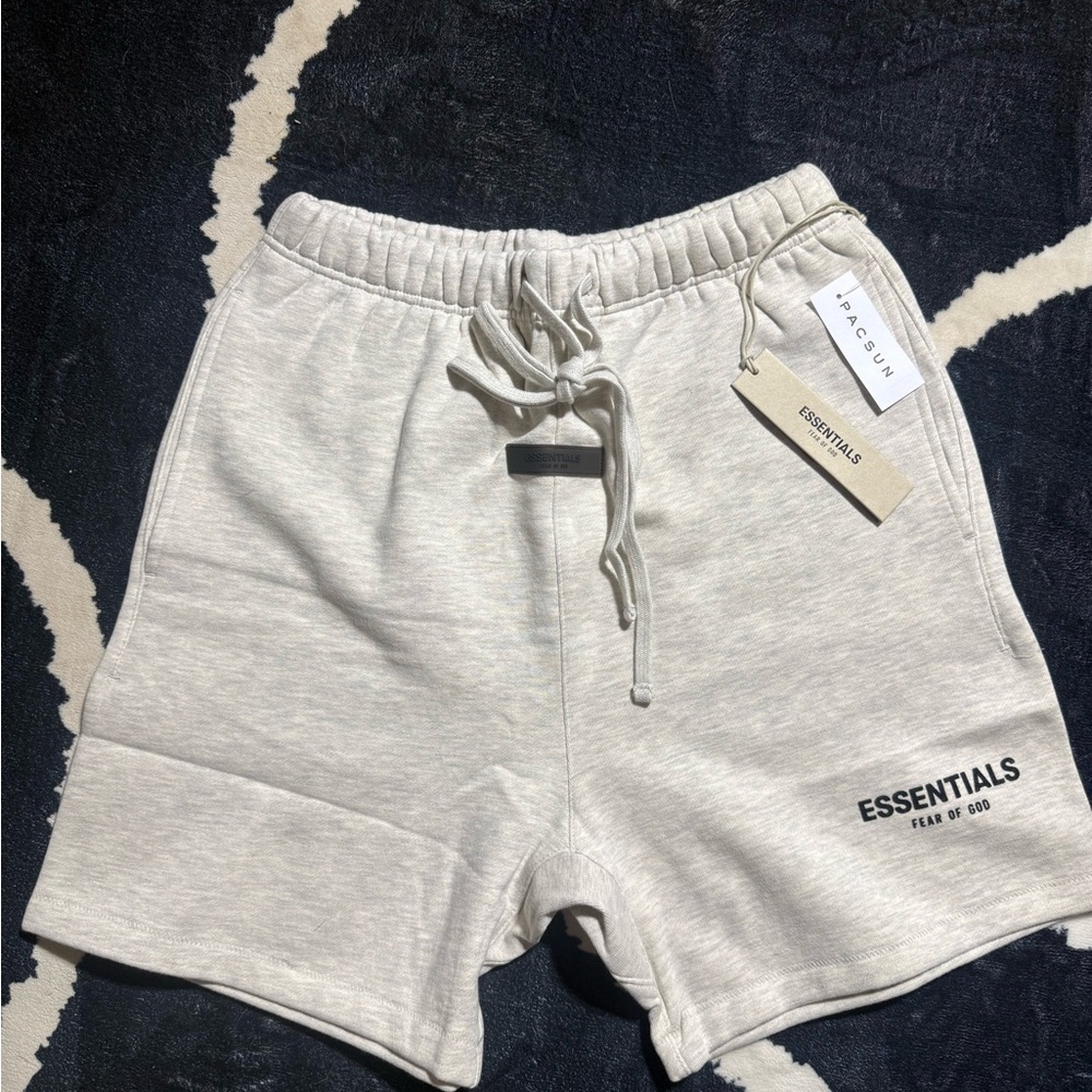 Fear of God ESSENTIALS light oatmeal shorts